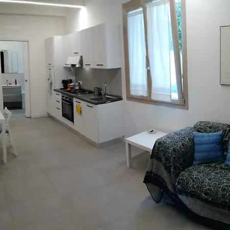 Seaside Garden - Guest Holiday home *