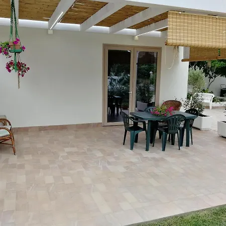 Seaside Garden - Guest Holiday home